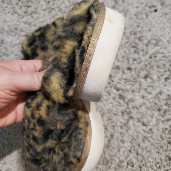 ANIMAL Print Koolabura By UGG Cozy Furry Slides - Picture 4 of 9